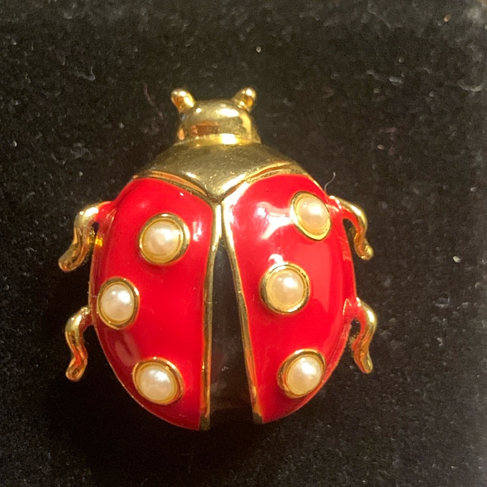 MARVELLA VINTAGE PEARL ENCRUSTED LADYBUG BROOCH